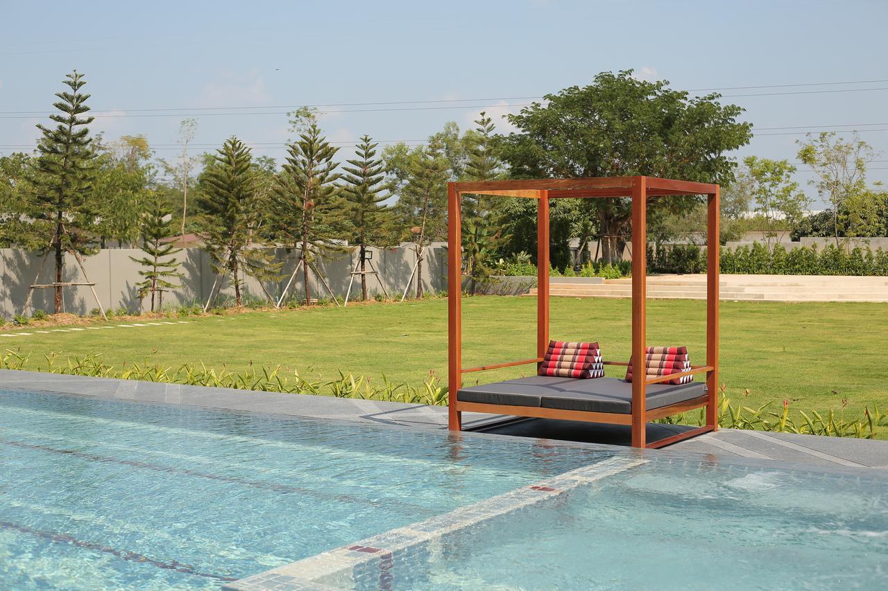 Navela Hotel & Convention Ratchaburi Exterior foto